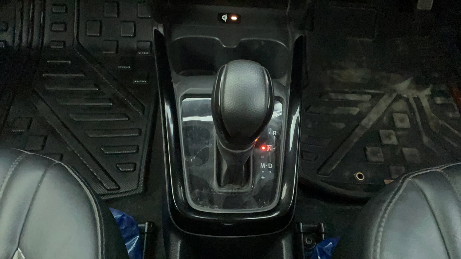 Used 2024 Maruti Suzuki Swift ZXi Plus Dual Tone AMT Petrol Automatic interior GEAR  KNOB VIEW