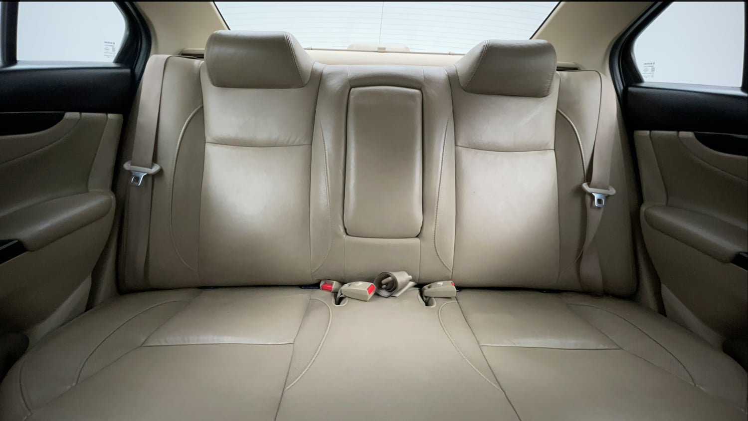 Used 2017 Maruti Suzuki Ciaz Alpha 1.4 MT Petrol Manual interior REAR SEAT CONDITION VIEW