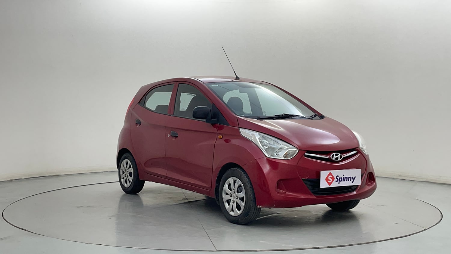 Used 2016 Hyundai Eon Magna + Petrol Manual exterior RIGHT FRONT CORNER VIEW