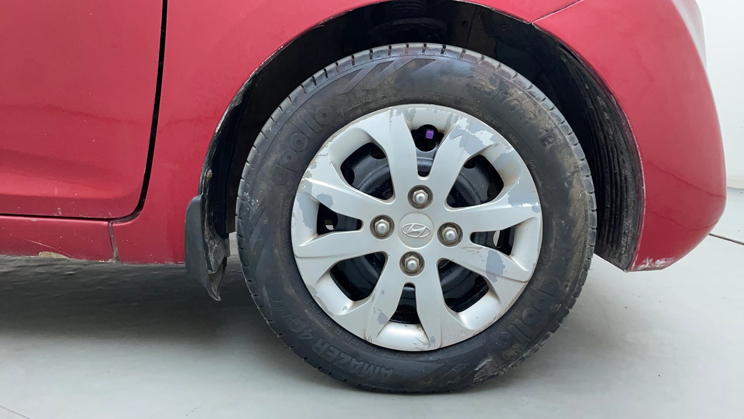Used 2016 Hyundai Eon Magna + Petrol Manual tyres RIGHT FRONT TYRE RIM VIEW