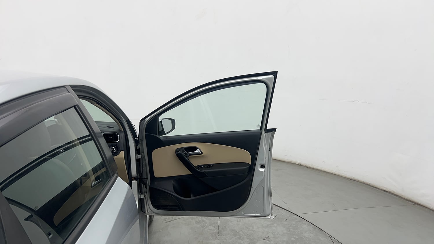 Used 2016 Volkswagen Ameo Highline1.2L (P) Petrol Manual interior RIGHT FRONT DOOR OPEN VIEW