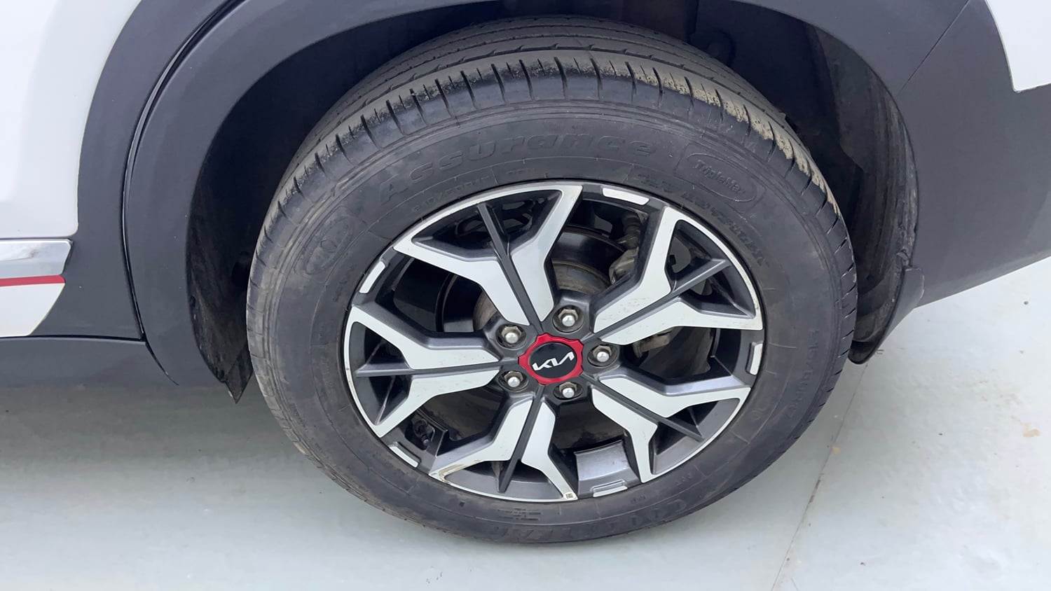 Used 2022 Kia Seltos GTX Plus 1.4 Petrol Manual tyres LEFT REAR TYRE RIM VIEW