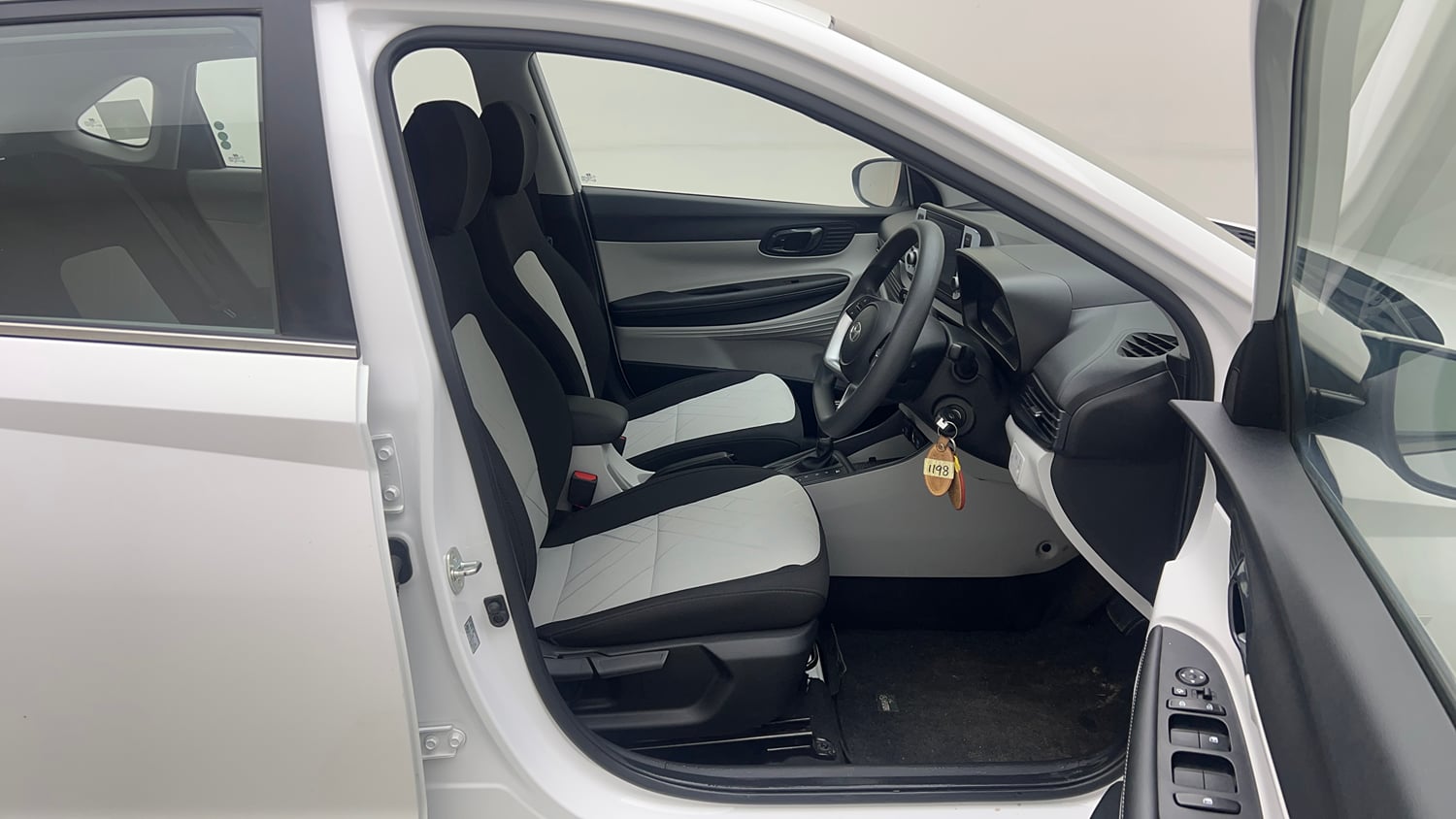 Used 2024 Hyundai i20 Sportz (O) 1.2 IVT Petrol Automatic interior RIGHT SIDE FRONT DOOR CABIN VIEW