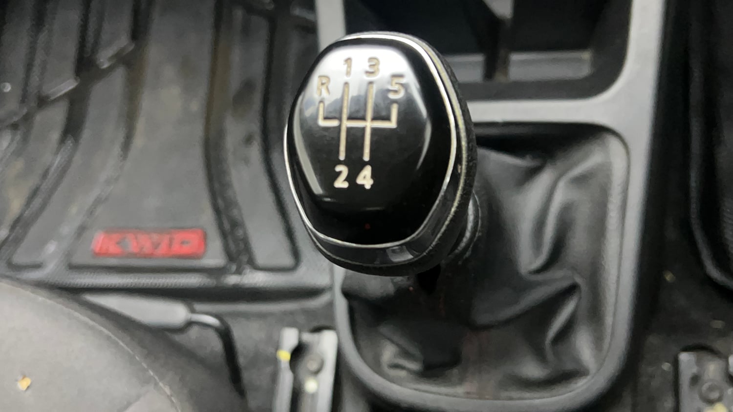 Used 2023 Renault Kwid RXT 1.0 Petrol Manual interior GEAR  KNOB VIEW