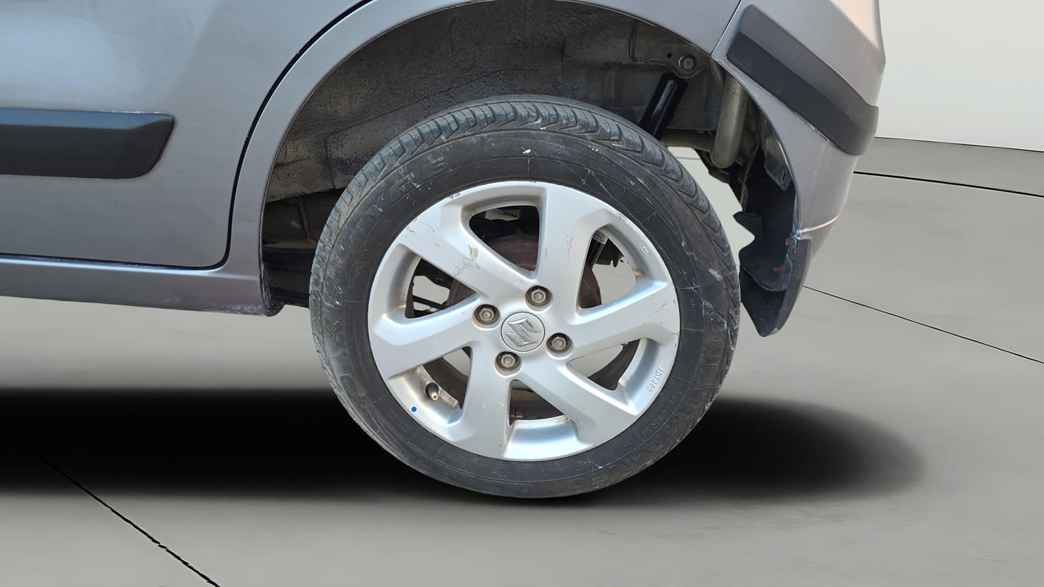 Used 2017 Maruti Suzuki Wagon R 1.0 VXI AMT Petrol Automatic tyres LEFT REAR TYRE RIM VIEW