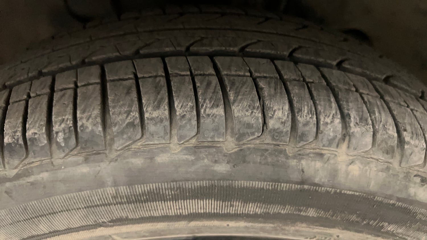 Used 2019 Tata Tiago Revotron XZA Plus Petrol Automatic tyres RIGHT FRONT TYRE TREAD VIEW
