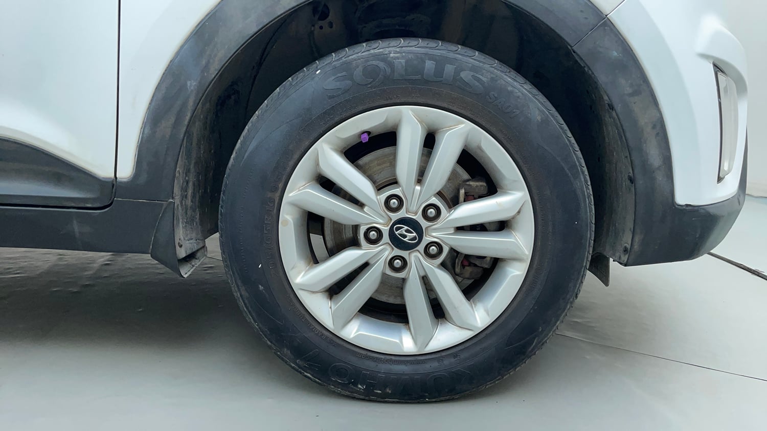 Used 2017 Hyundai Creta 1.6 SX Plus Petrol Petrol Manual tyres RIGHT FRONT TYRE RIM VIEW
