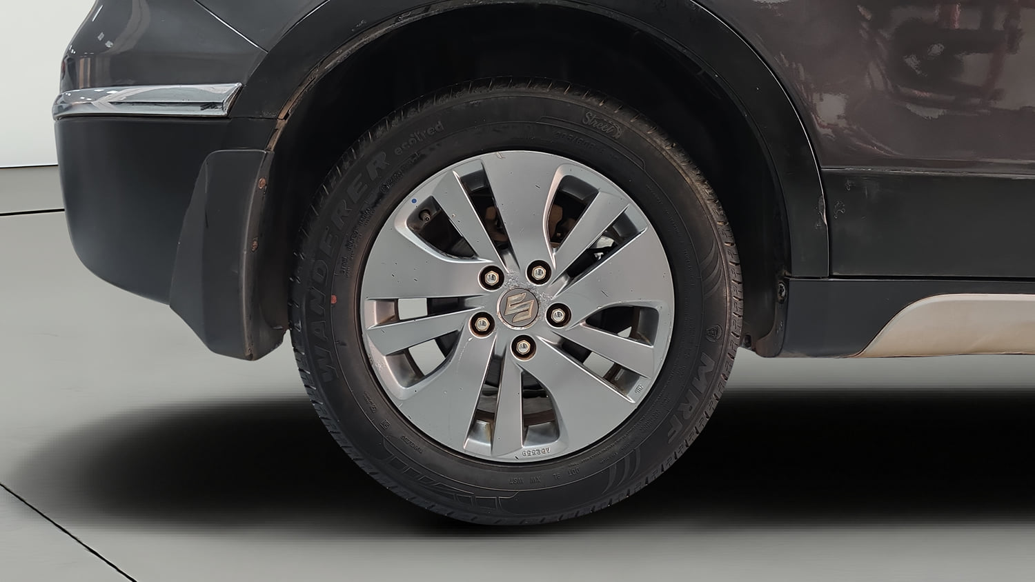 Used 2016 Maruti Suzuki S-Cross Zeta 1.3 Diesel Manual tyres RIGHT REAR TYRE RIM VIEW