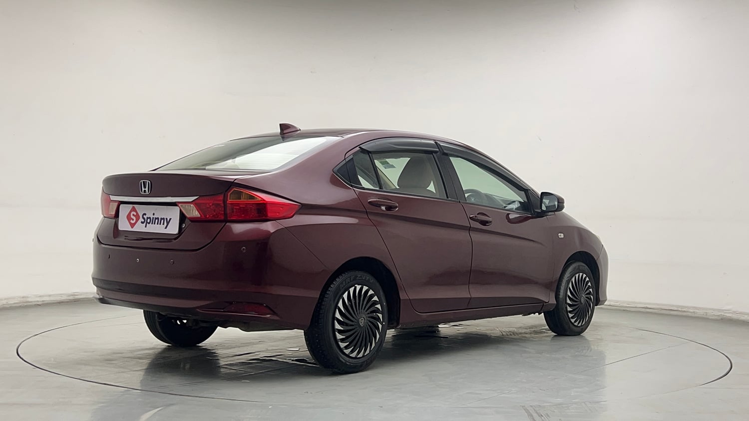Used 2016 Honda City SV Petrol Manual exterior RIGHT REAR CORNER VIEW