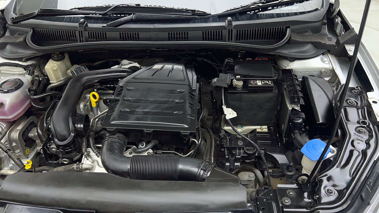 Used 2025 Volkswagen Virtus Topline 1.0 TSI AT Petrol Automatic engine ENGINE LEFT SIDE VIEW
