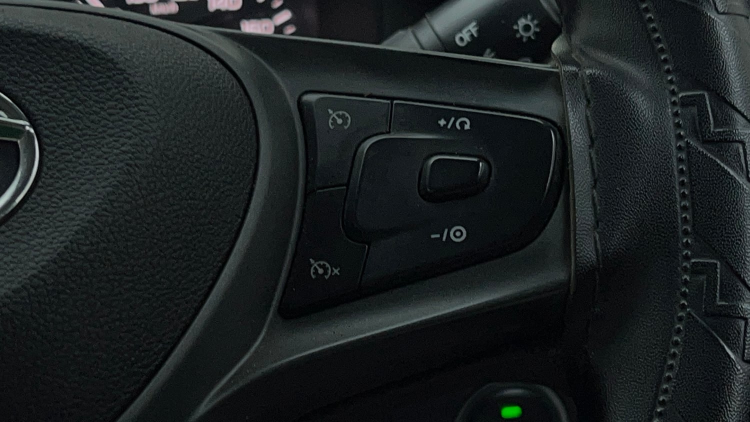 Used 2022 Tata Punch Accomplished Dazzle Pack MT Petrol Manual top_features Cruise control