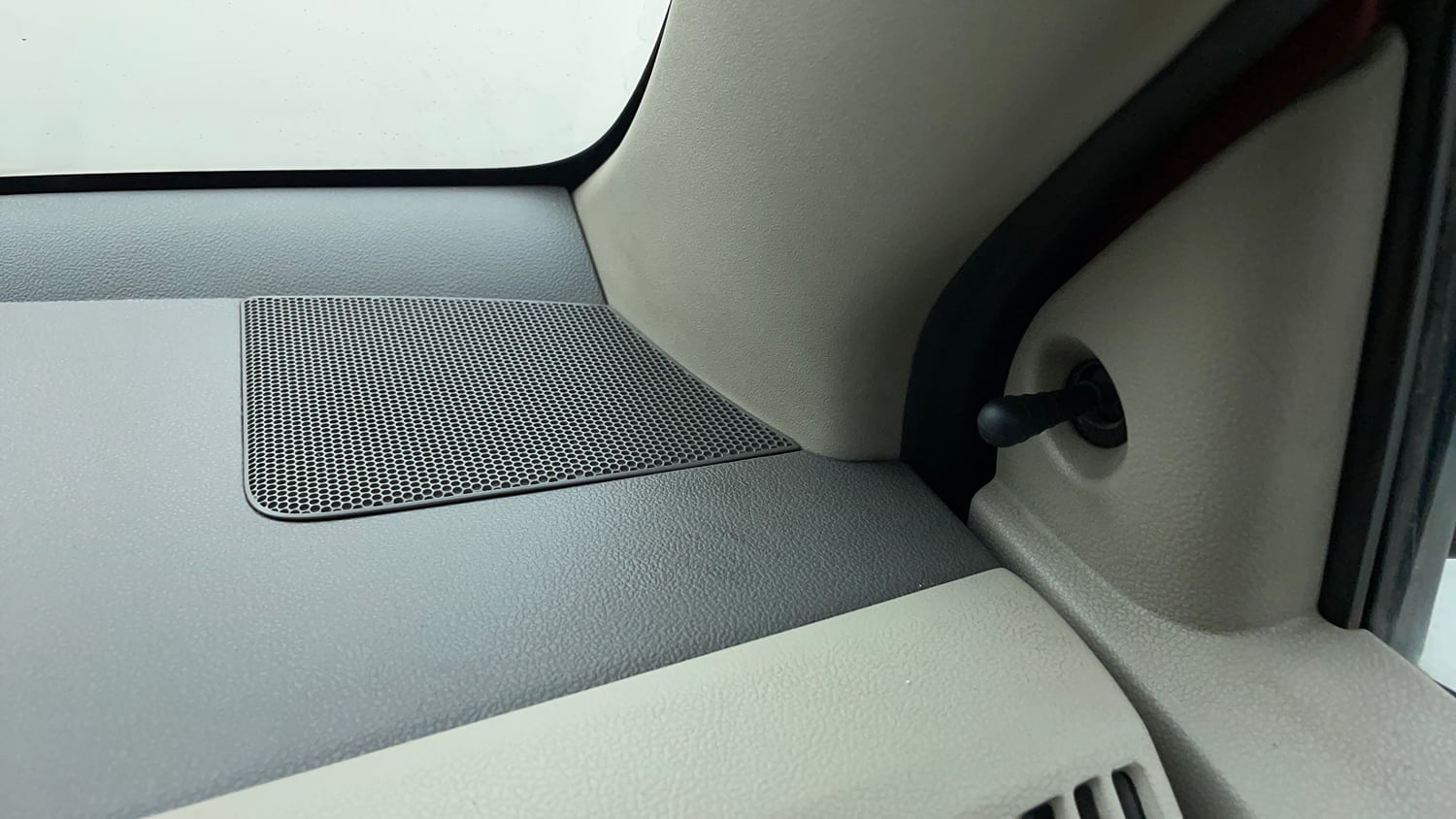 Used 2013 Toyota Etios V Petrol Manual top_features Adjustable ORVM
