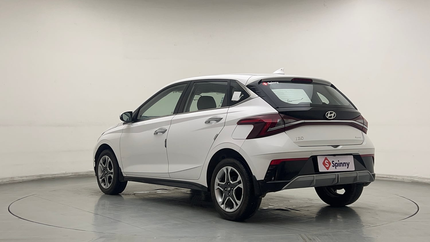 Used 2024 Hyundai i20 Sportz (O) 1.2 IVT Petrol Automatic exterior LEFT REAR CORNER VIEW