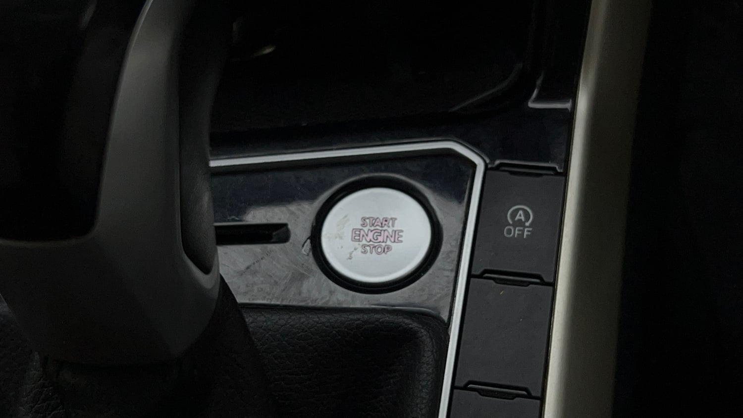 Used 2025 Volkswagen Virtus Topline 1.0 TSI AT Petrol Automatic top_features Keyless start