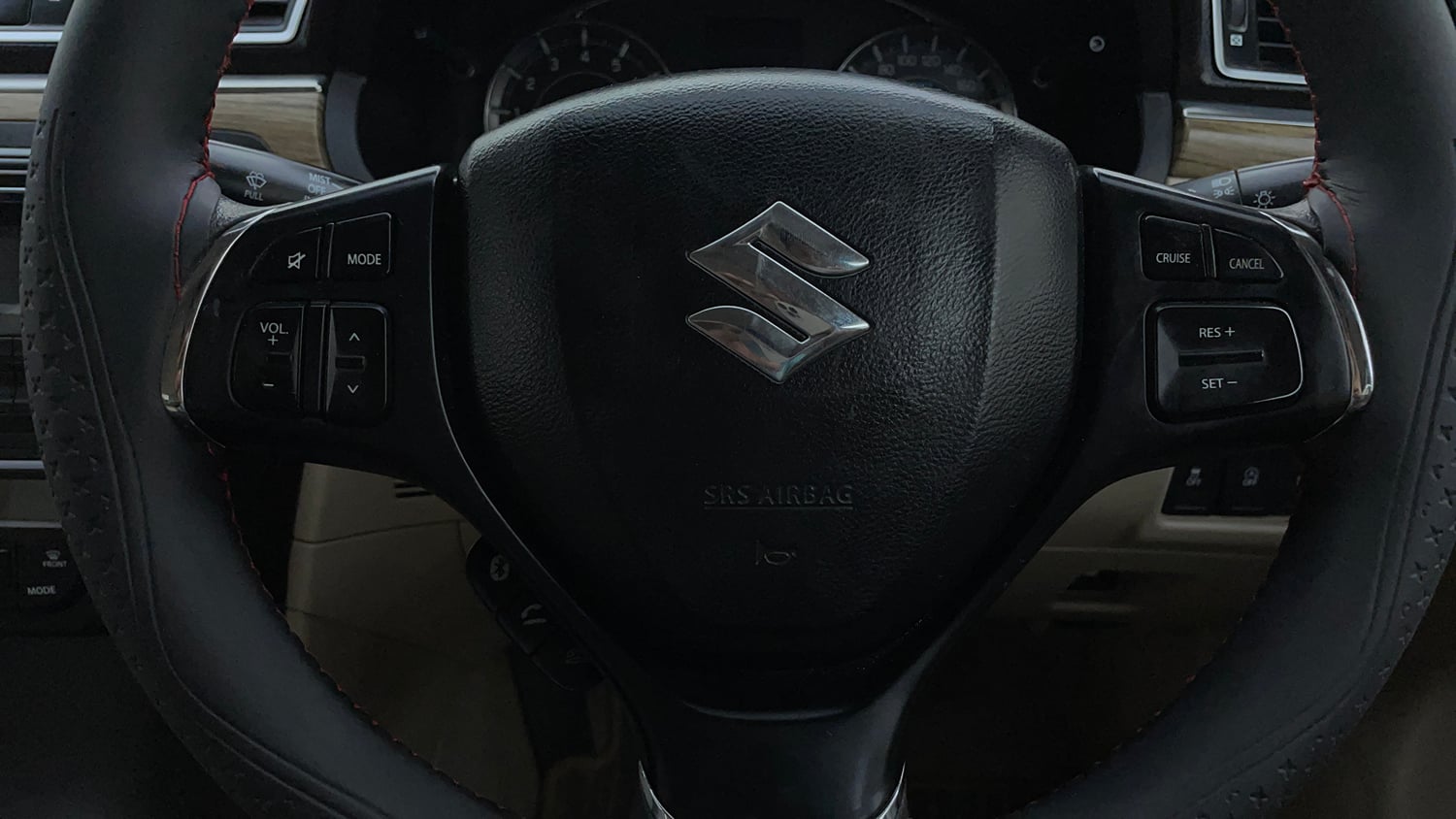 Used 2018 Maruti Suzuki Ciaz Zeta Hybrid 1.5 AT Petrol Automatic top_features Airbags