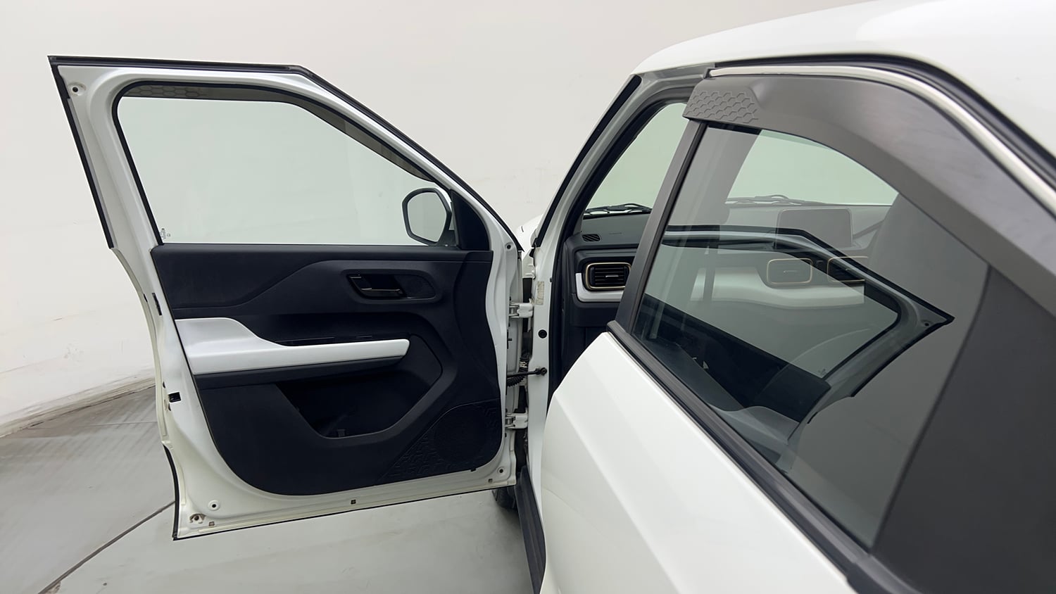 Used 2022 Tata Punch Accomplished Dazzle Pack MT Petrol Manual interior LEFT FRONT DOOR OPEN VIEW