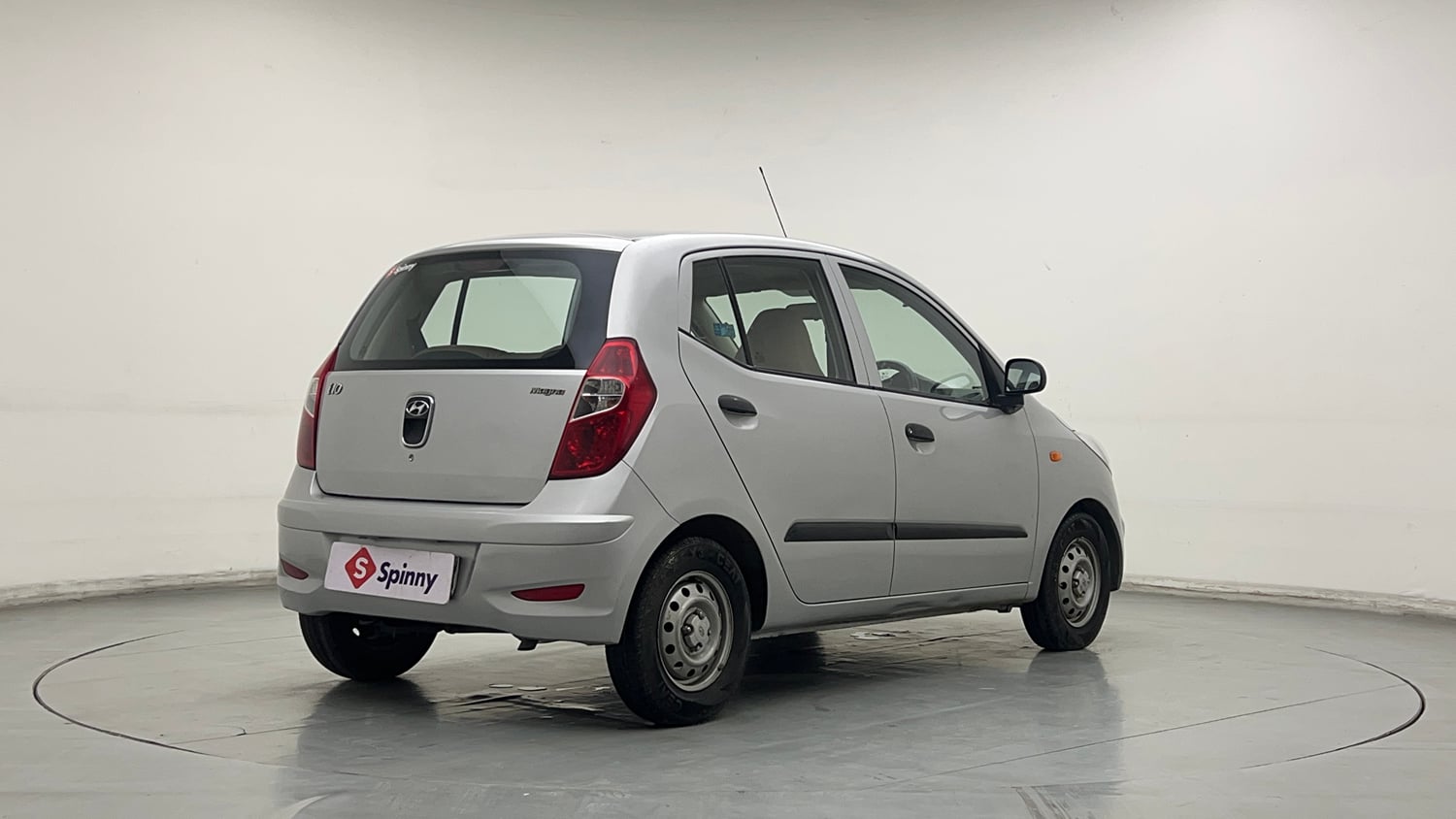 Used 2013 Hyundai i10 Magna 1.1 iRDE2 Petrol Manual exterior RIGHT REAR CORNER VIEW