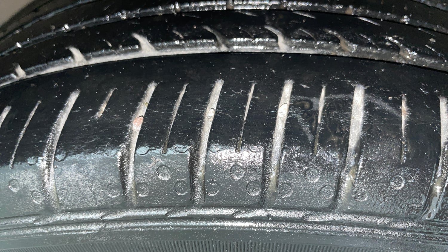 Used 2017 Maruti Suzuki Ciaz Alpha 1.4 MT Petrol Manual tyres RIGHT FRONT TYRE TREAD VIEW
