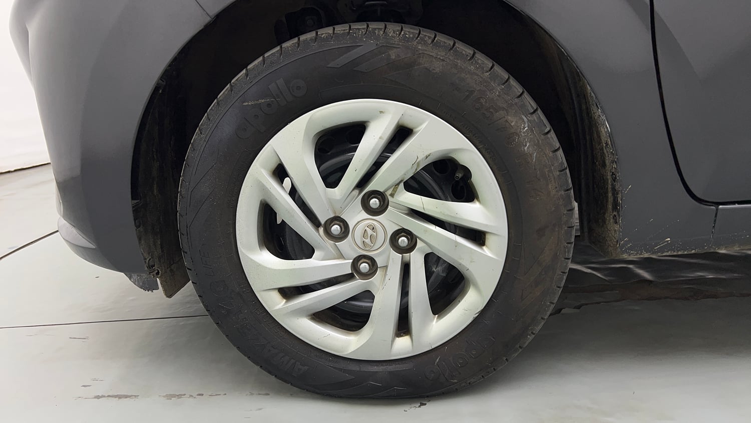 Used 2021 Hyundai Aura S 1.2 CNG Cng Manual tyres LEFT FRONT TYRE RIM VIEW