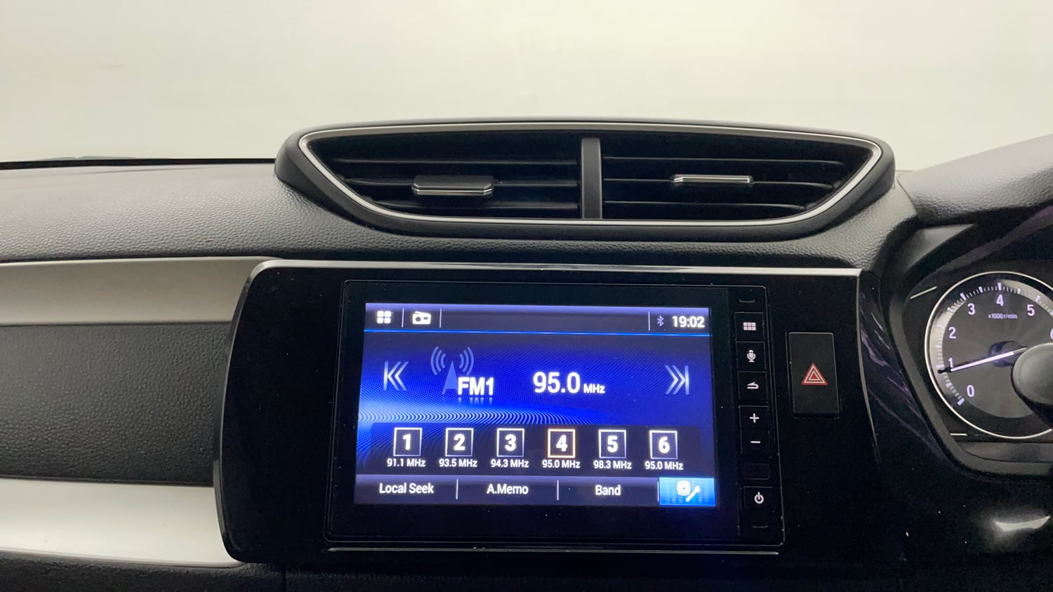 Used 2023 Honda Amaze VX 1.2 Petrol CVT Petrol Automatic interior MUSIC SYSTEM & AC CONTROL VIEW