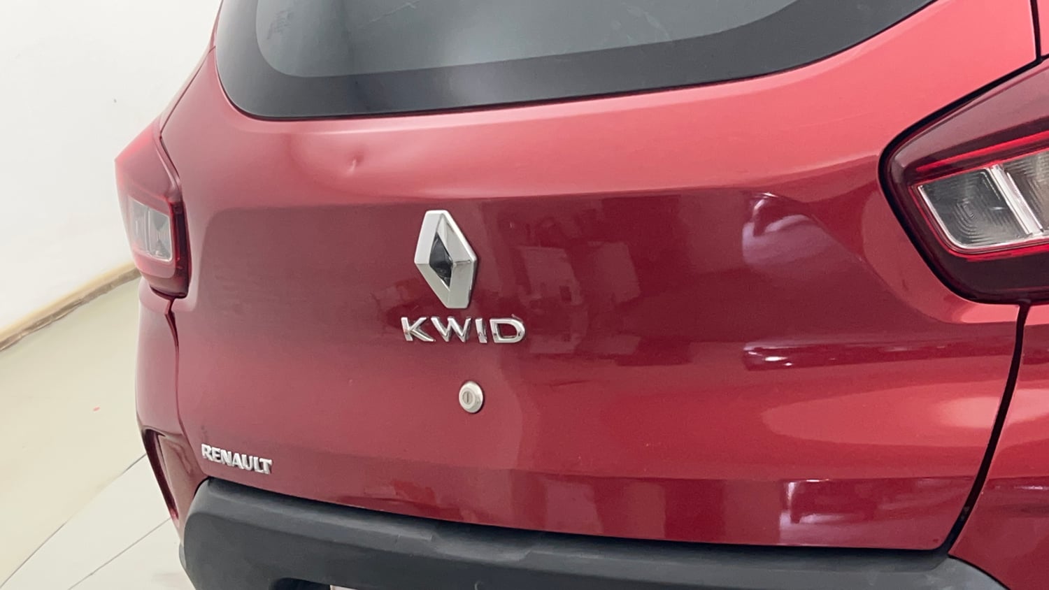 Used 2024 Renault Kwid CLIMBER 1.0 MT Petrol Manual dents MINOR DENT
