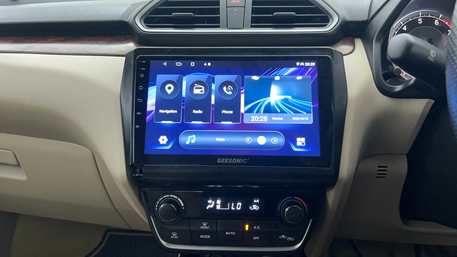 Used 2018 Maruti Suzuki Dzire ZXi Petrol Manual interior MUSIC SYSTEM & AC CONTROL VIEW