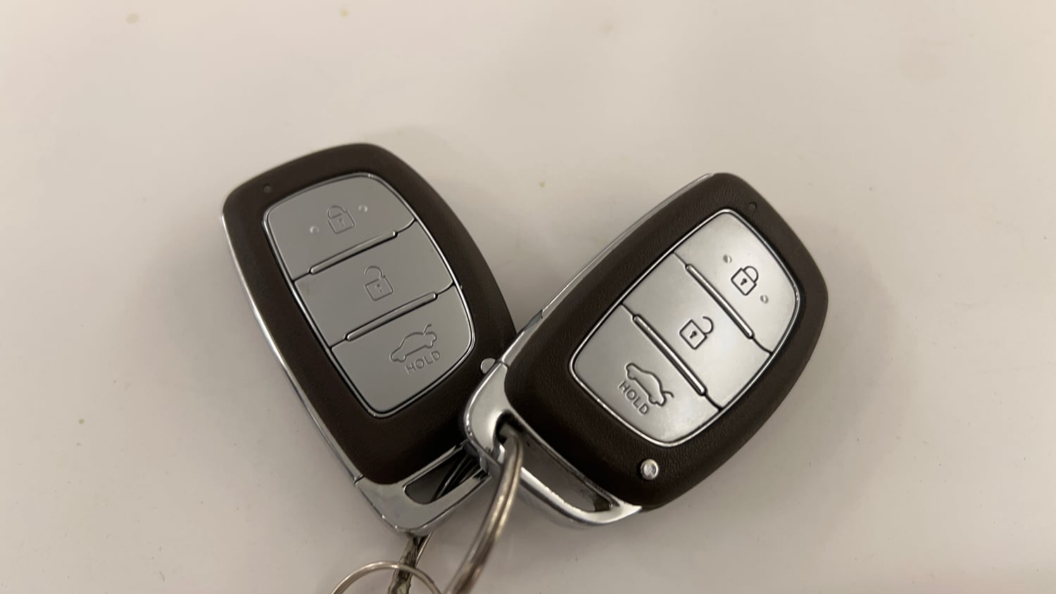 Used 2023 Hyundai Aura SX 1.2 CNG Cng Manual extra CAR KEY VIEW