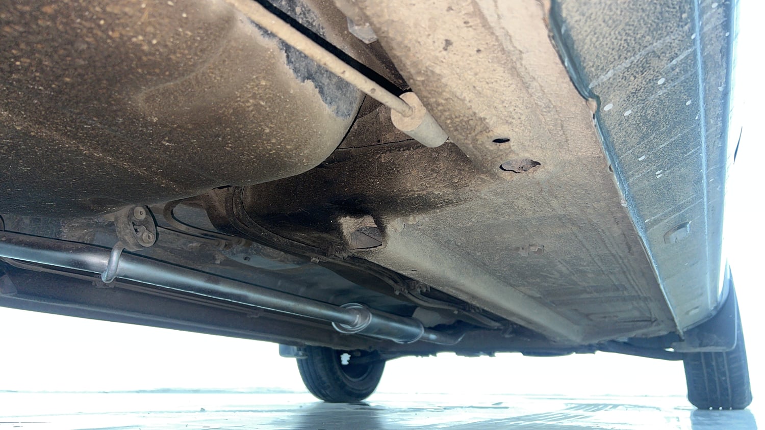 Used 2023 Renault Kwid RXT 1.0 Petrol Manual extra REAR RIGHT UNDERBODY VIEW