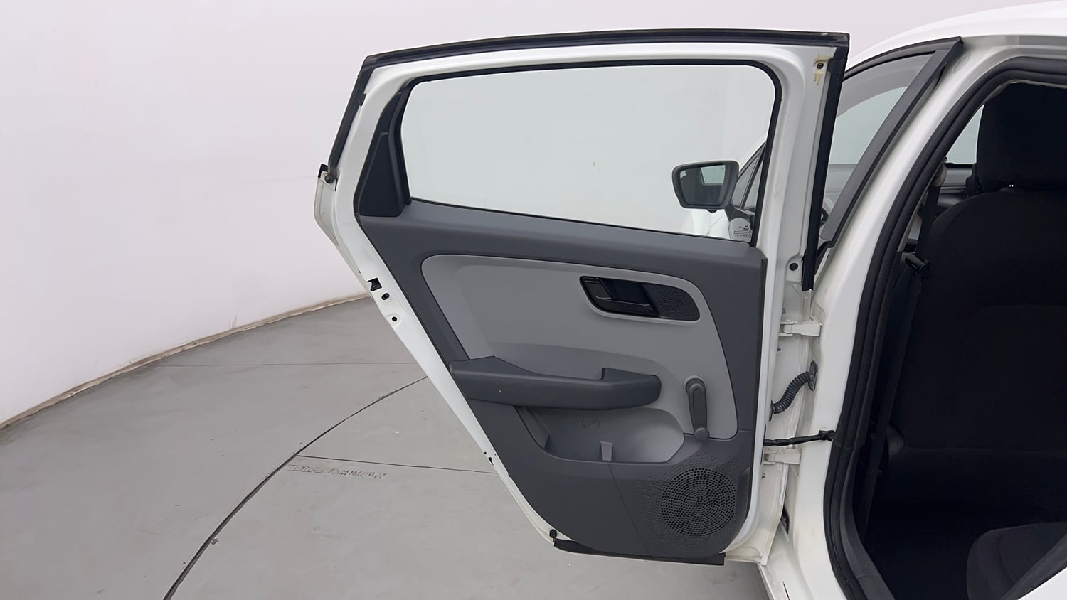 Used 2021 Tata Altroz XE Petrol Petrol Manual interior LEFT FRONT DOOR OPEN VIEW