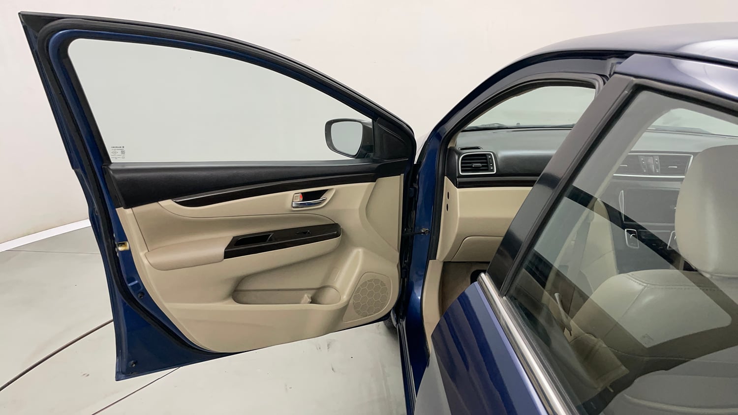 Used 2017 Maruti Suzuki Ciaz Alpha 1.4 MT Petrol Manual interior LEFT FRONT DOOR OPEN VIEW