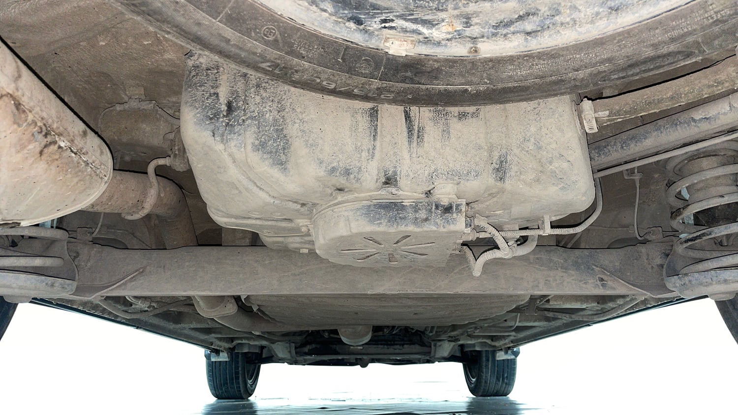Used 2021 MG Motors Hector Plus Sharp 2.0 Diesel Turbo MT 6-STR Diesel Manual extra REAR UNDERBODY VIEW (TAKEN FROM REAR)