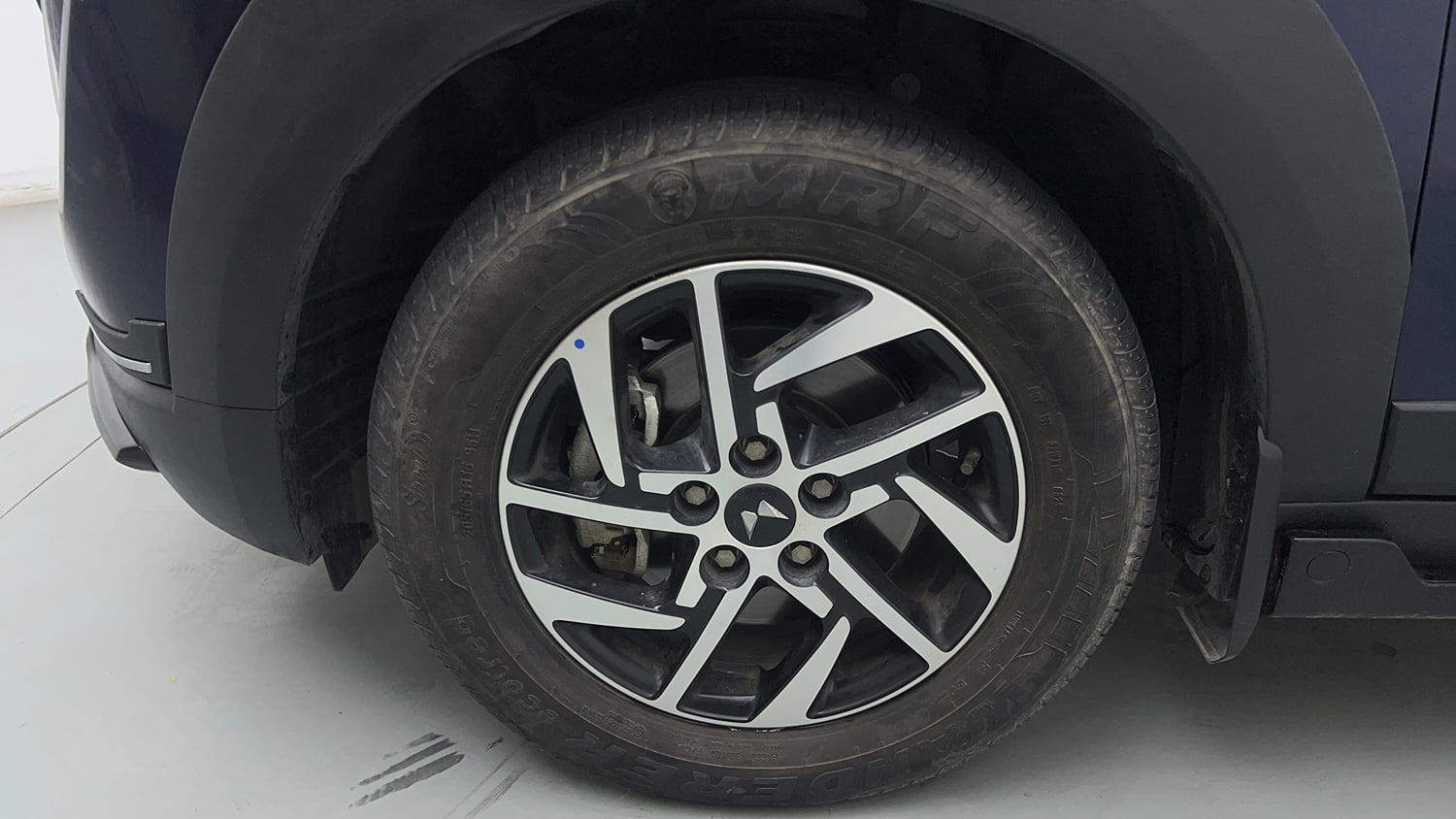 Used 2025 Mahindra XUV 3XO AX5 1.2 Petrol Petrol Manual tyres LEFT FRONT TYRE RIM VIEW