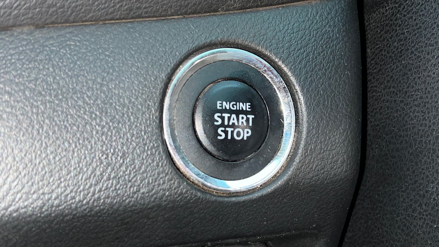 Used 2020 Maruti Suzuki Baleno Alpha Petrol Manual top_features Keyless start