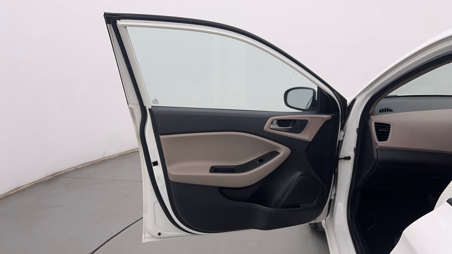 Used 2018 Hyundai Elite i20 Asta 1.2 Petrol Manual interior LEFT FRONT DOOR OPEN VIEW