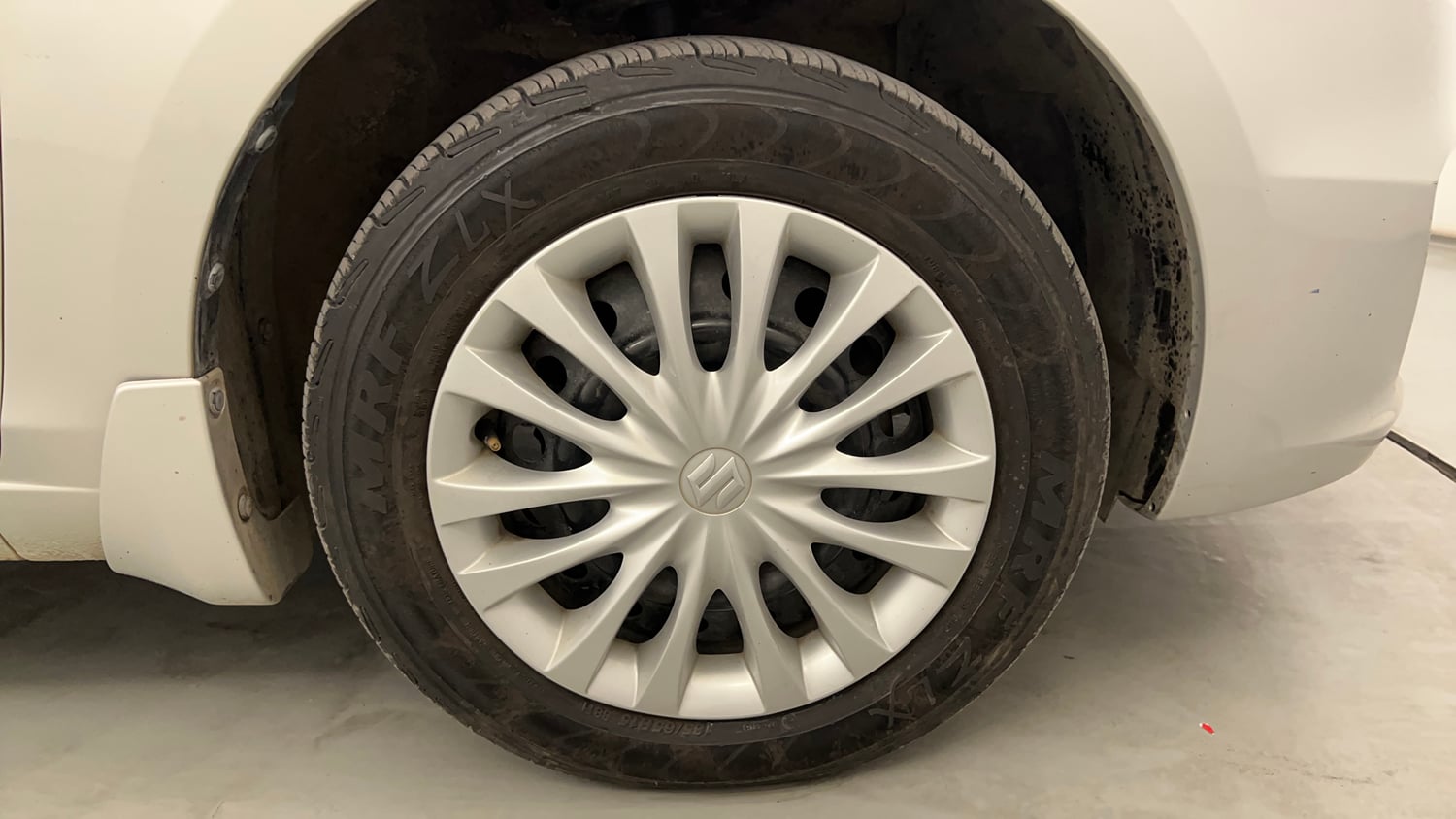 Used 2015 Maruti Suzuki Ciaz VXi+ Petrol Manual tyres RIGHT FRONT TYRE RIM VIEW