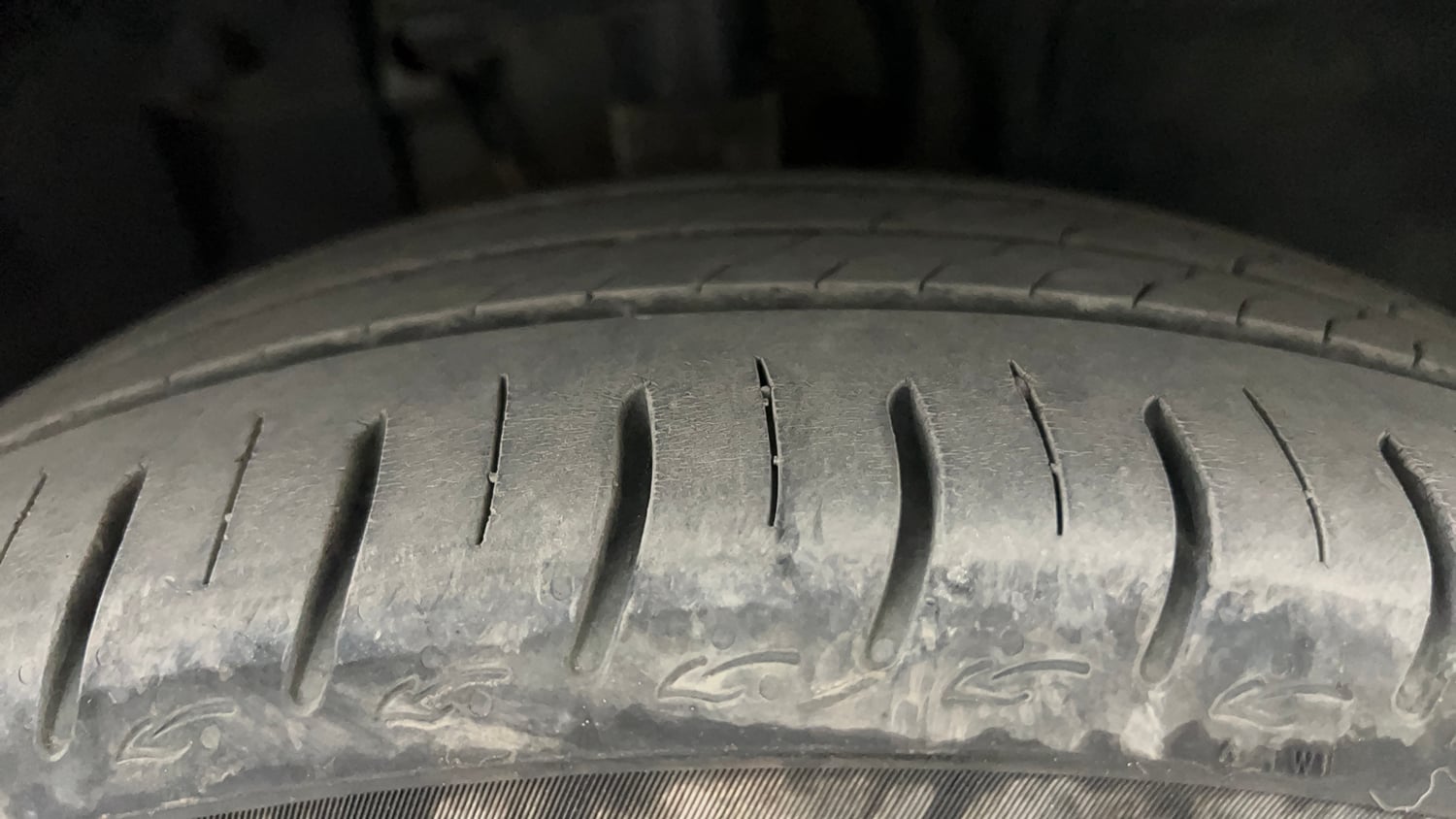 Used 2023 Tata Altroz XM Plus Petrol Petrol Manual tyres RIGHT FRONT TYRE TREAD VIEW