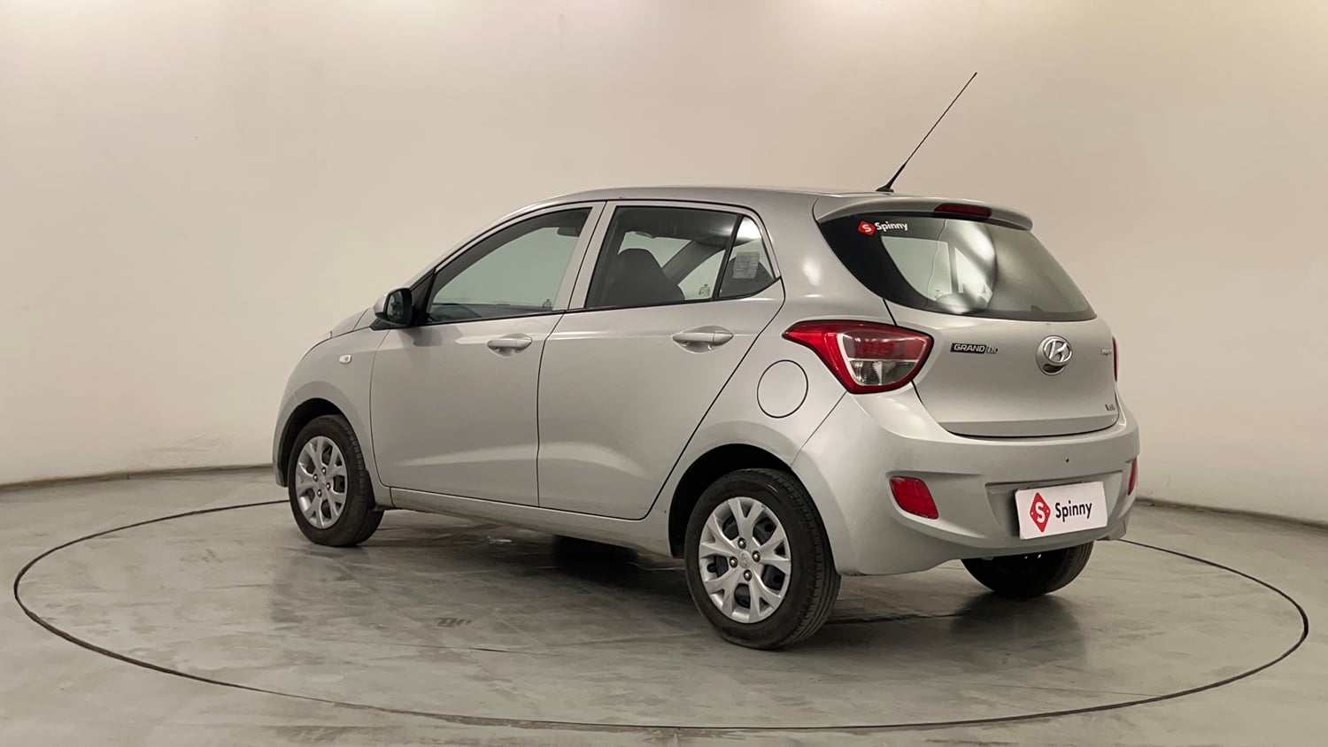 Used 2016 Hyundai Grand i10 Magna 1.2 Kappa VTVT Petrol Manual exterior LEFT REAR CORNER VIEW