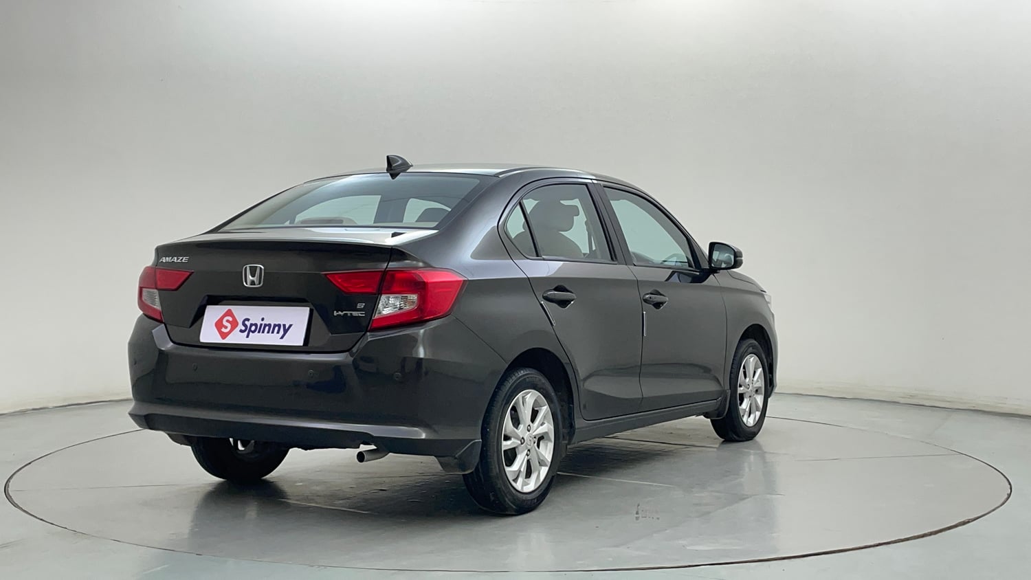 Used 2020 Honda Amaze 1.2 V MT Petrol Petrol Manual exterior RIGHT REAR CORNER VIEW