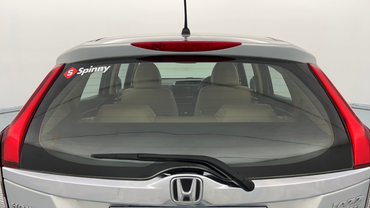 Used 2016 Honda Jazz V Petrol Petrol Manual exterior BACK WINDSHIELD VIEW