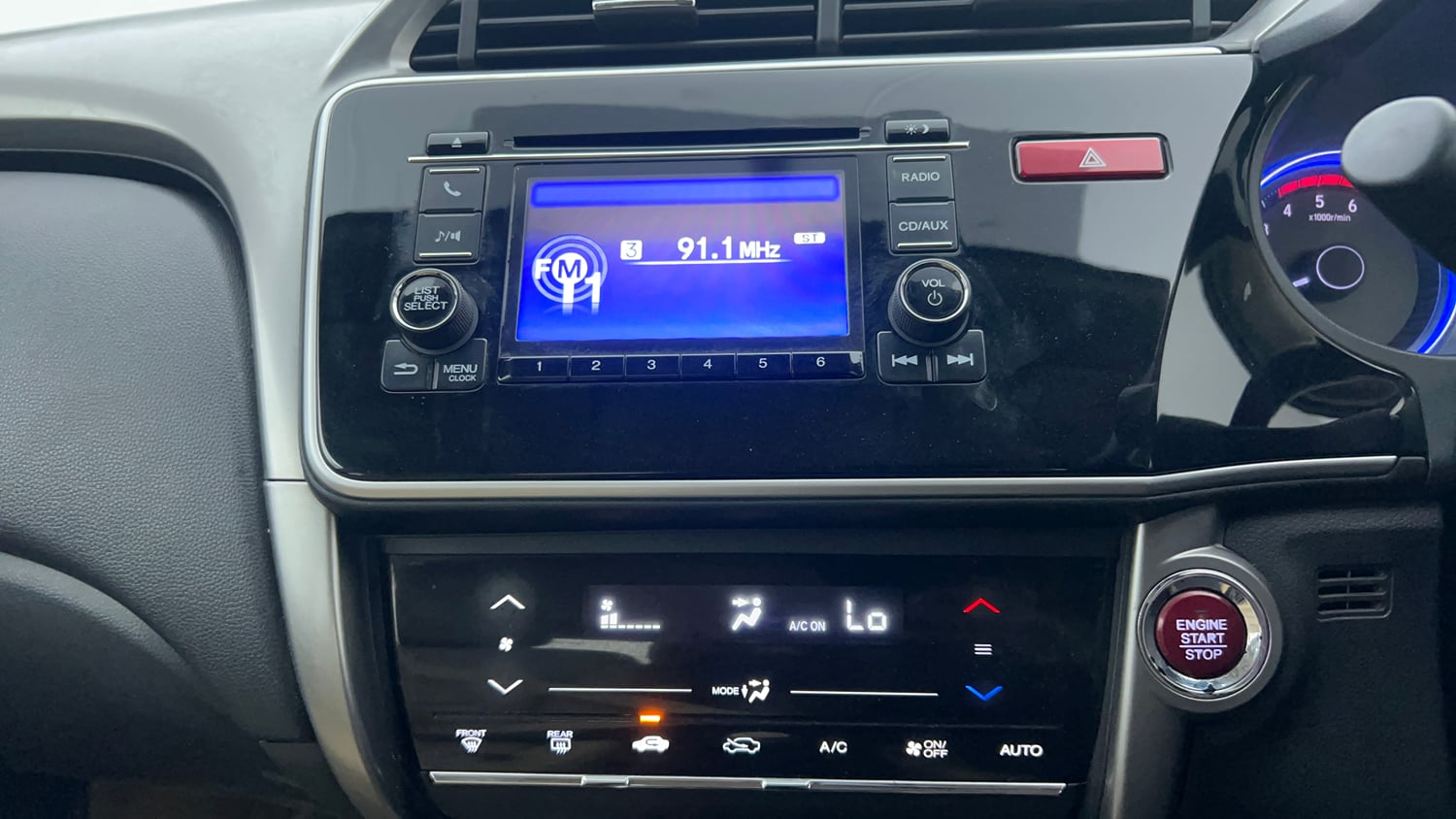 Used 2014 Honda City VX Diesel Diesel Manual interior MUSIC SYSTEM & AC CONTROL VIEW