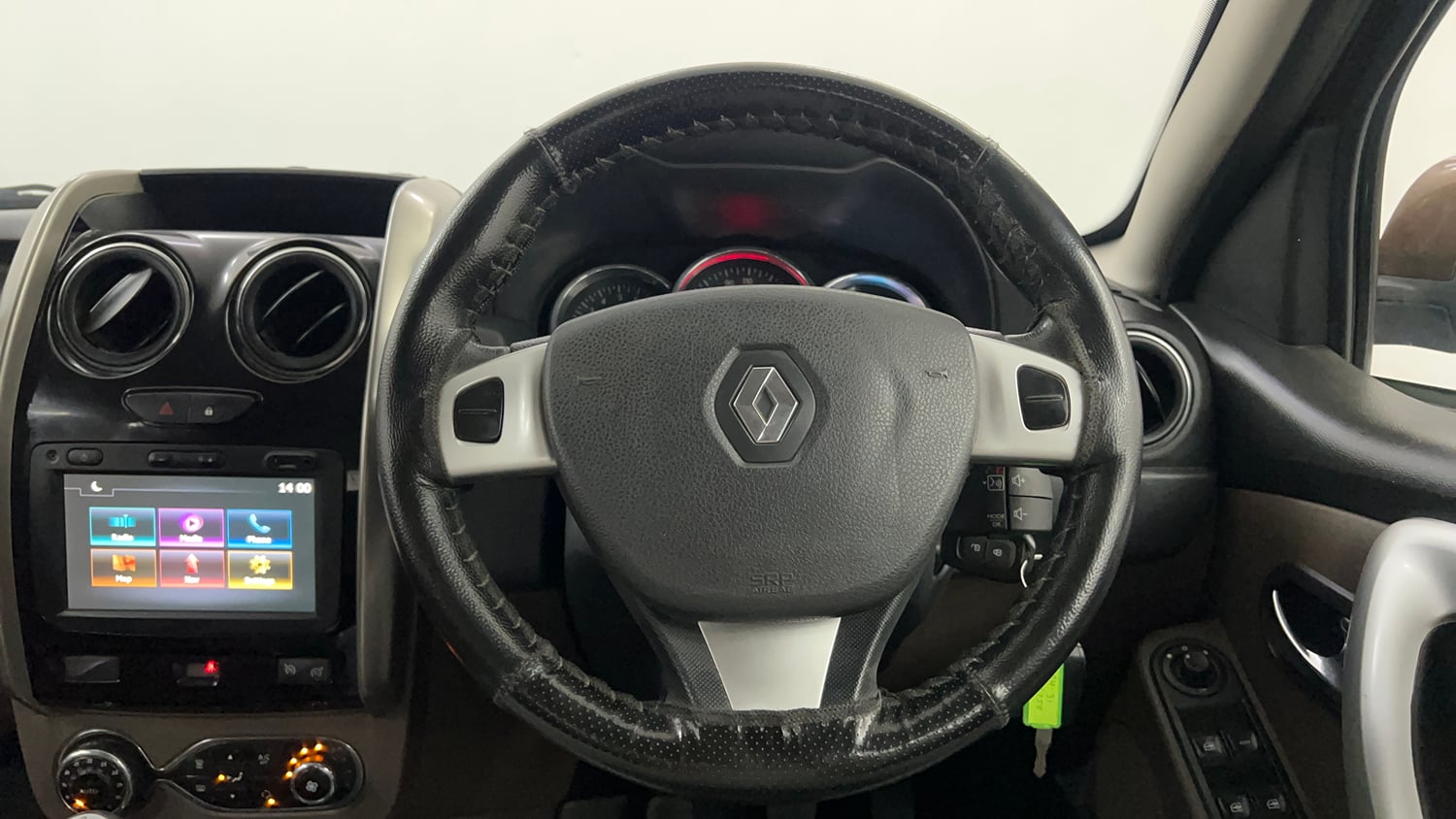 Used 2016 Renault Duster 85 PS RXZ 4X2 MT Diesel Manual interior STEERING VIEW