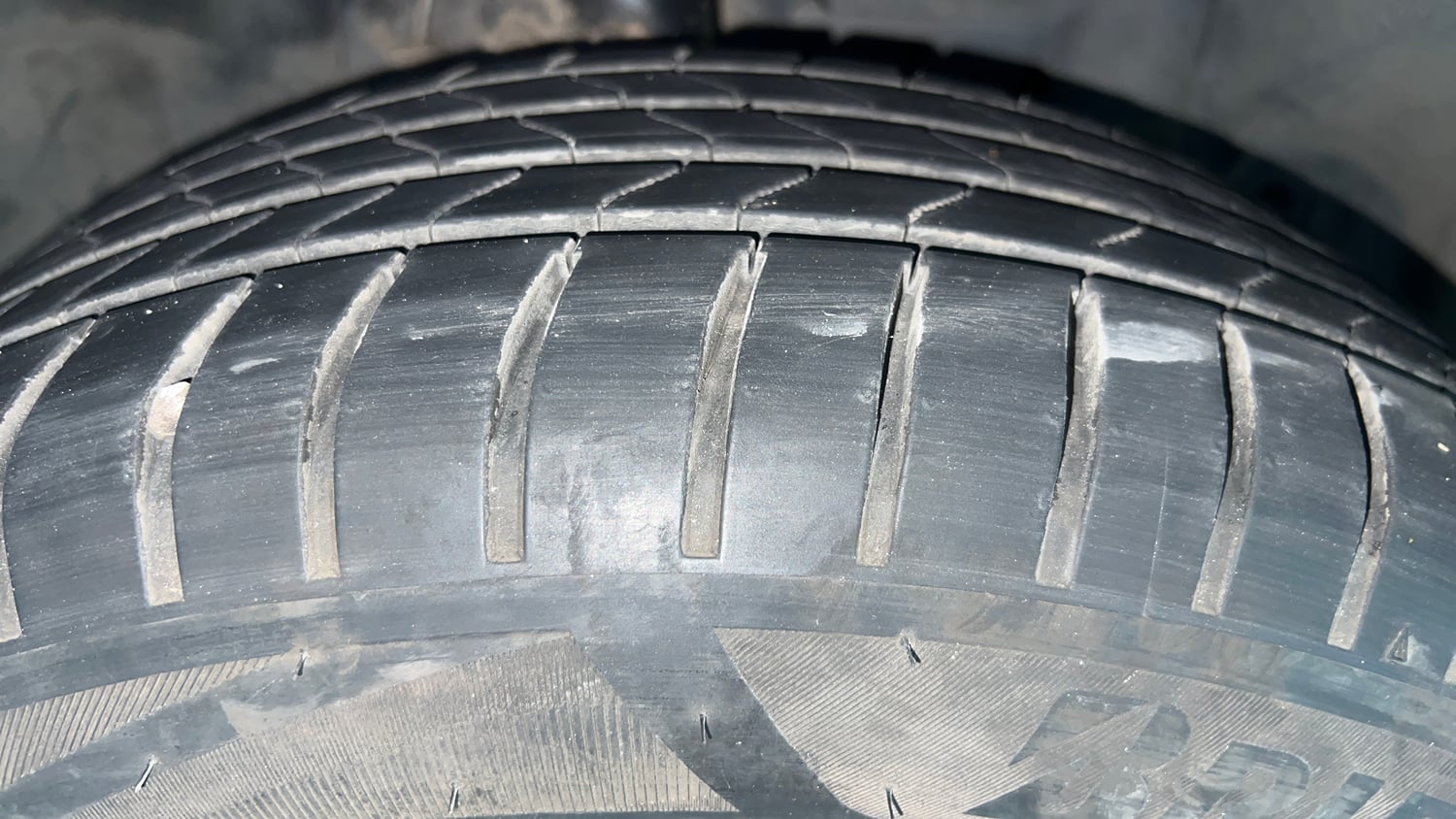 Used 2019 Ford EcoSport Titanium + 1.5L Ti-VCT AT Petrol Automatic tyres RIGHT FRONT TYRE TREAD VIEW