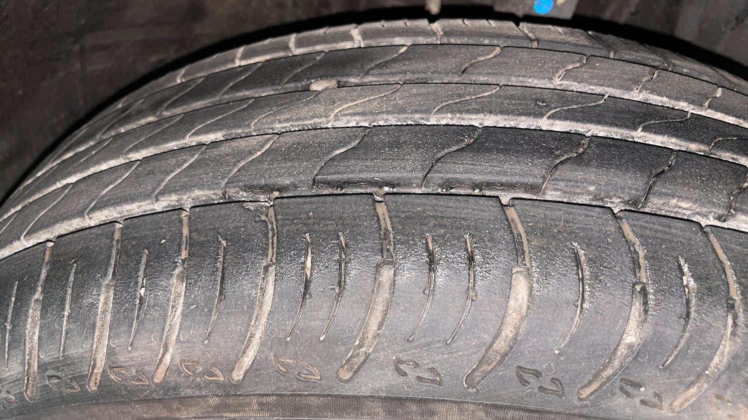 Used 2024 Renault Kiger RXZ MT Petrol Manual tyres RIGHT FRONT TYRE TREAD VIEW