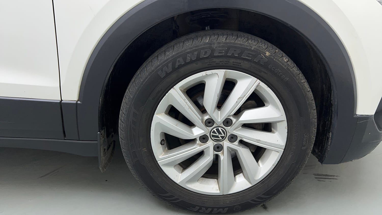 Used 2022 Volkswagen Taigun Highline 1.0 TSI AT Petrol Automatic tyres RIGHT FRONT TYRE RIM VIEW