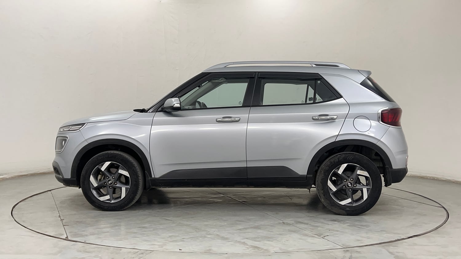 Used 2021 Hyundai Venue SX Plus 1.0 Turbo DCT Petrol Automatic exterior LEFT SIDE VIEW