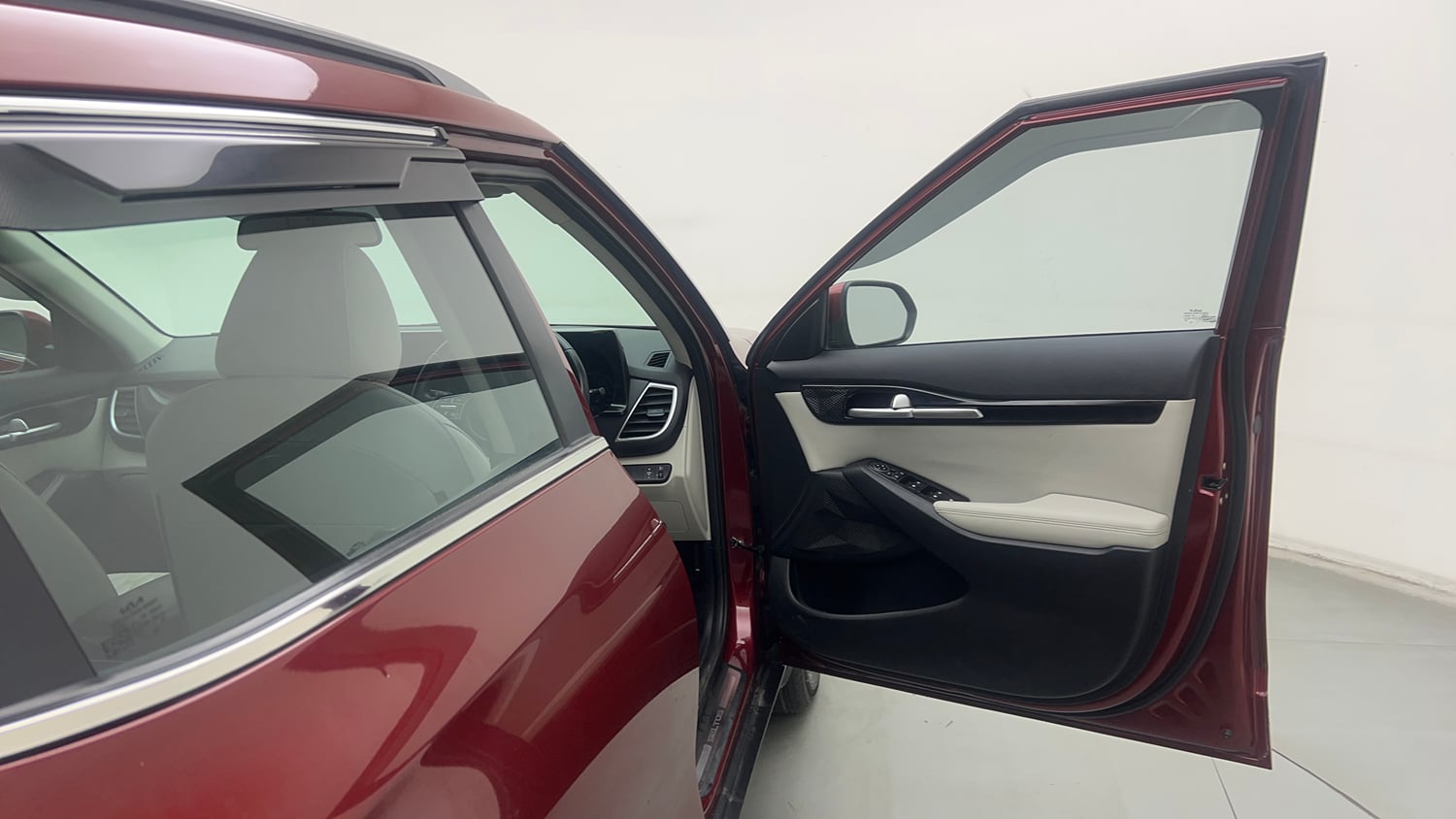 Used 2022 kia Seltos HTX 1.5 IVT Petrol Automatic interior RIGHT FRONT DOOR OPEN VIEW