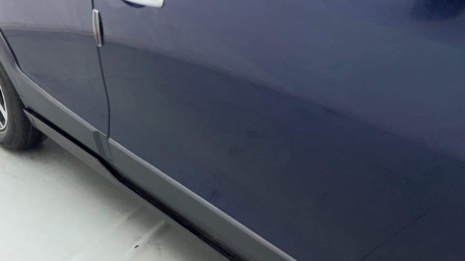 Used 2025 Mahindra XUV 3XO AX5 1.2 Petrol Petrol Manual dents MINOR SCRATCH