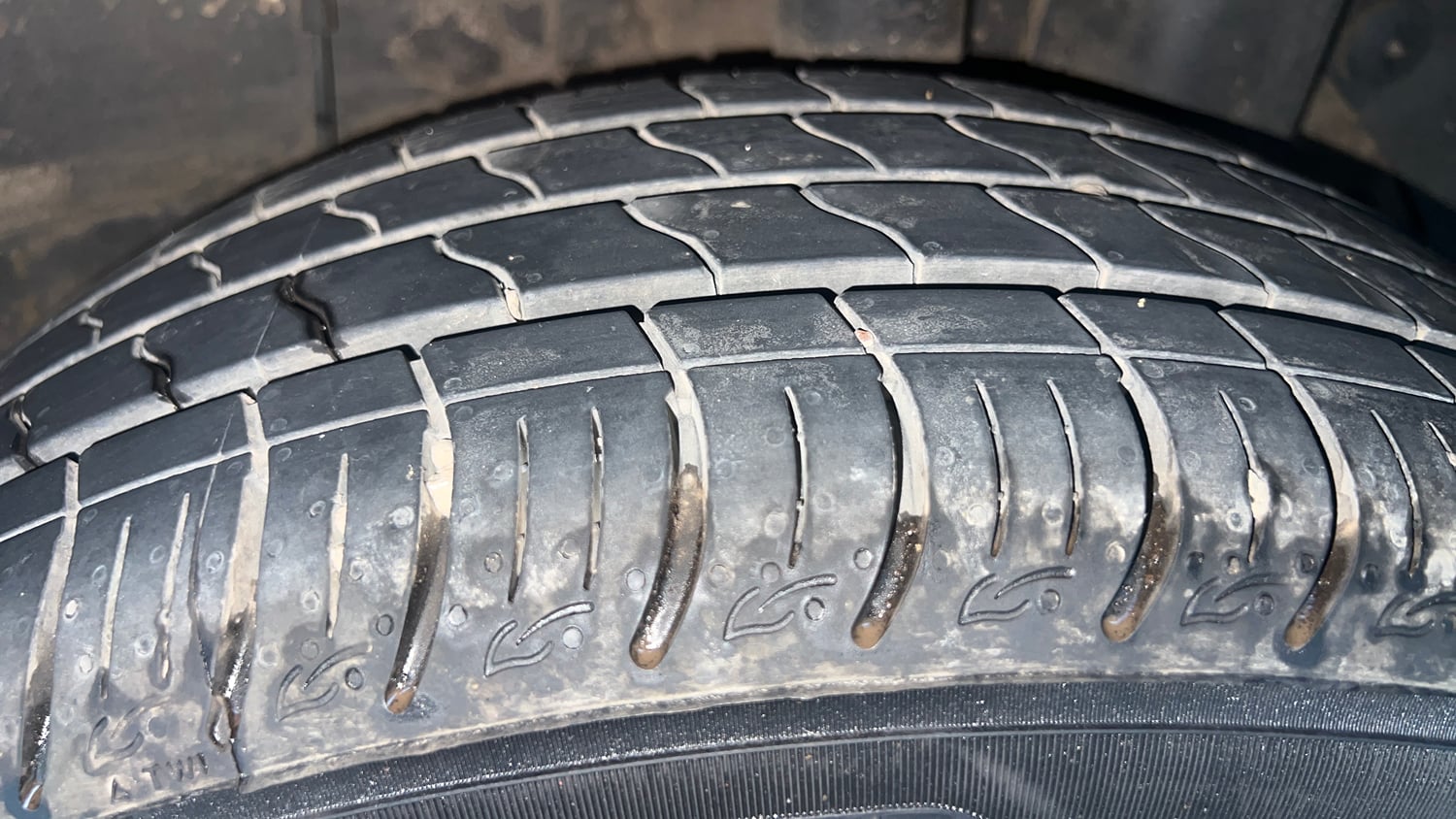 Used 2015 Hyundai Elite i20 Asta 1.2 Petrol Manual tyres LEFT REAR TYRE TREAD VIEW