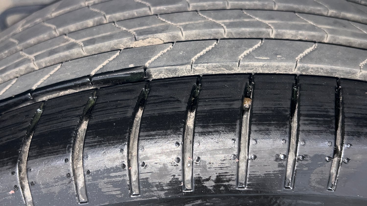 Used 2018 Hyundai Elite i20 Asta 1.2 Petrol Manual tyres RIGHT REAR TYRE TREAD VIEW