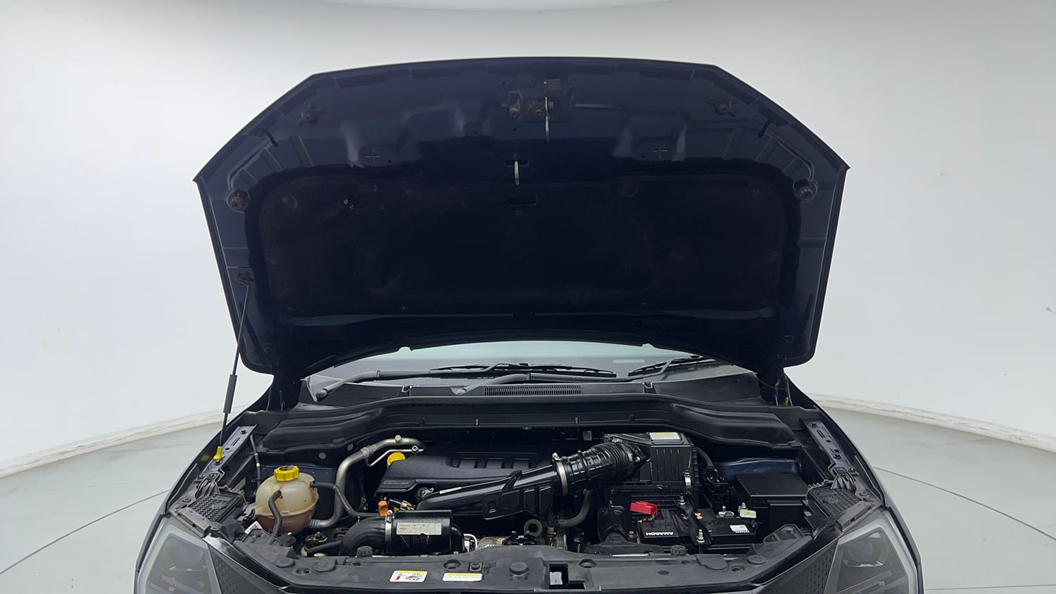Used 2025 Mahindra XUV 3XO AX5 1.2 Petrol Petrol Manual engine ENGINE & BONNET OPEN FRONT VIEW